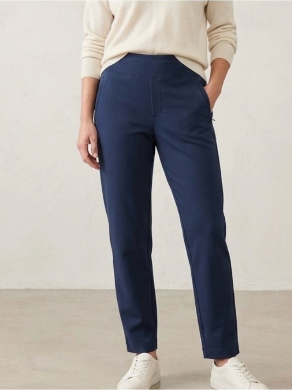 Athleta Endless High Rise Pants Navy Blue Stretch Travel Ankle Trouser Size 6